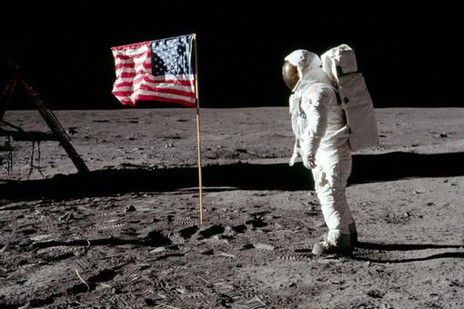 <br />
«Маленький шаг для человека»: как американцы летали на Луну<br />
